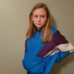 Loose windbreaker pullover